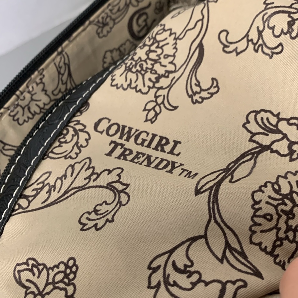 Cowgirl Trendy Camouflage Conceal & Carry Women's Bag - Picture 10 of 14